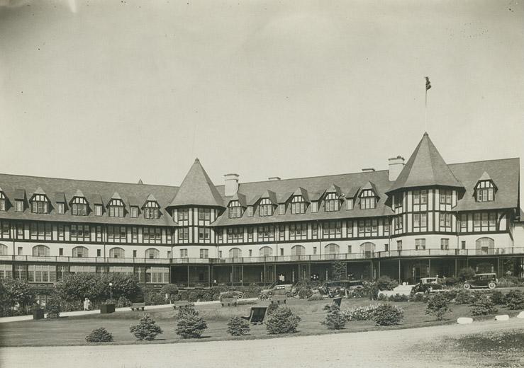 Algonquin_hotel_circa_1928